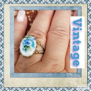 Vintage China ring‎